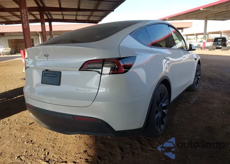 2024 Tesla Model Y Long Range Dual Motor All-Wheel Drive from USA, damaged, VIN 7SAYGAEE2RF122644